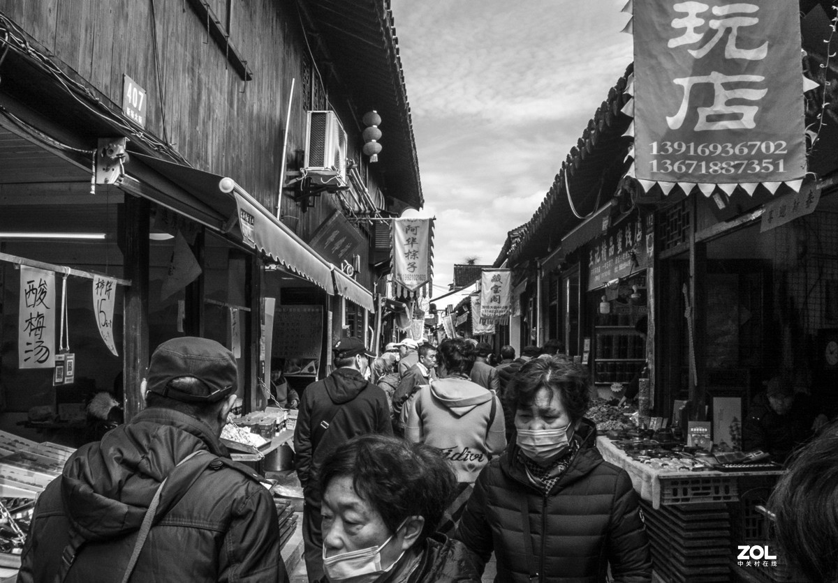 黑白画映新场古镇