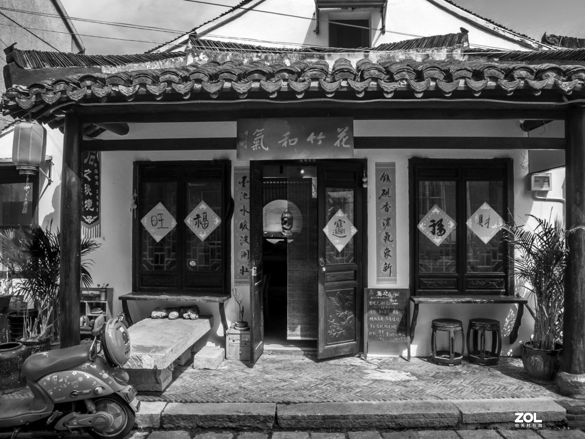 黑白画映新场古镇