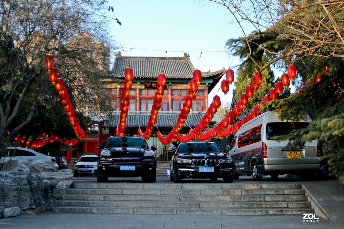 明湖——早春景色