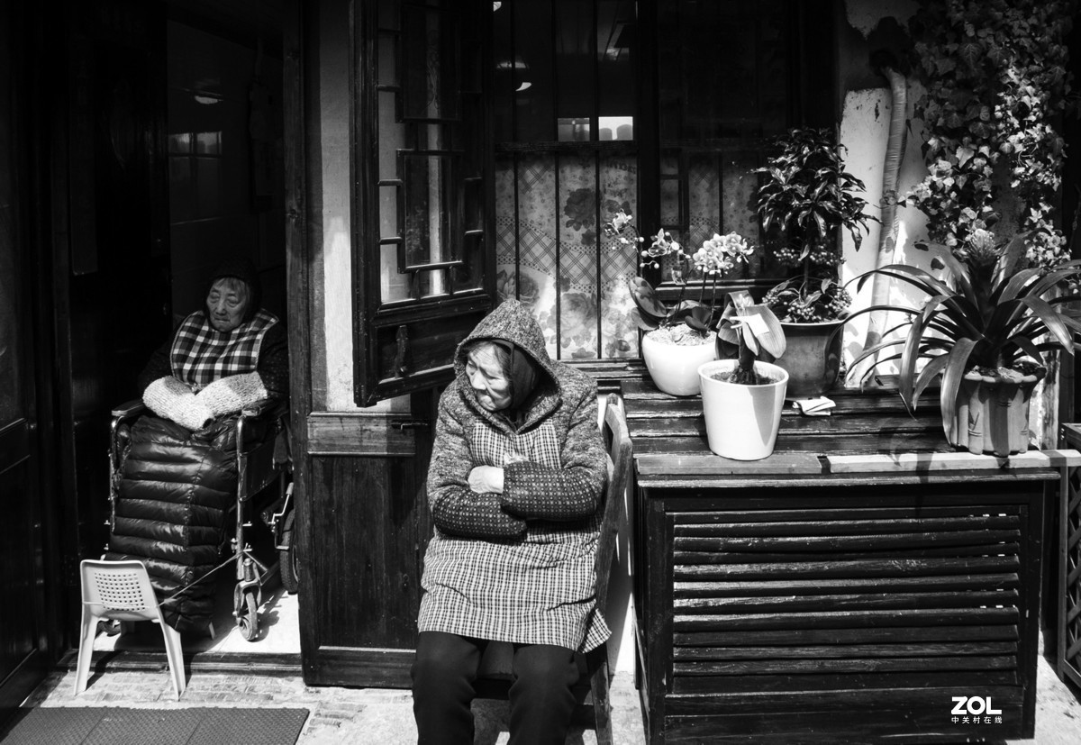 黑白画映新场古镇