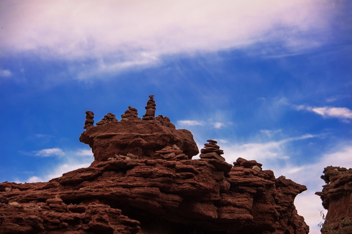 敖伦布拉格大峡谷——西部梦幻峡谷,丹霞地貌与雅丹地貌的结合体