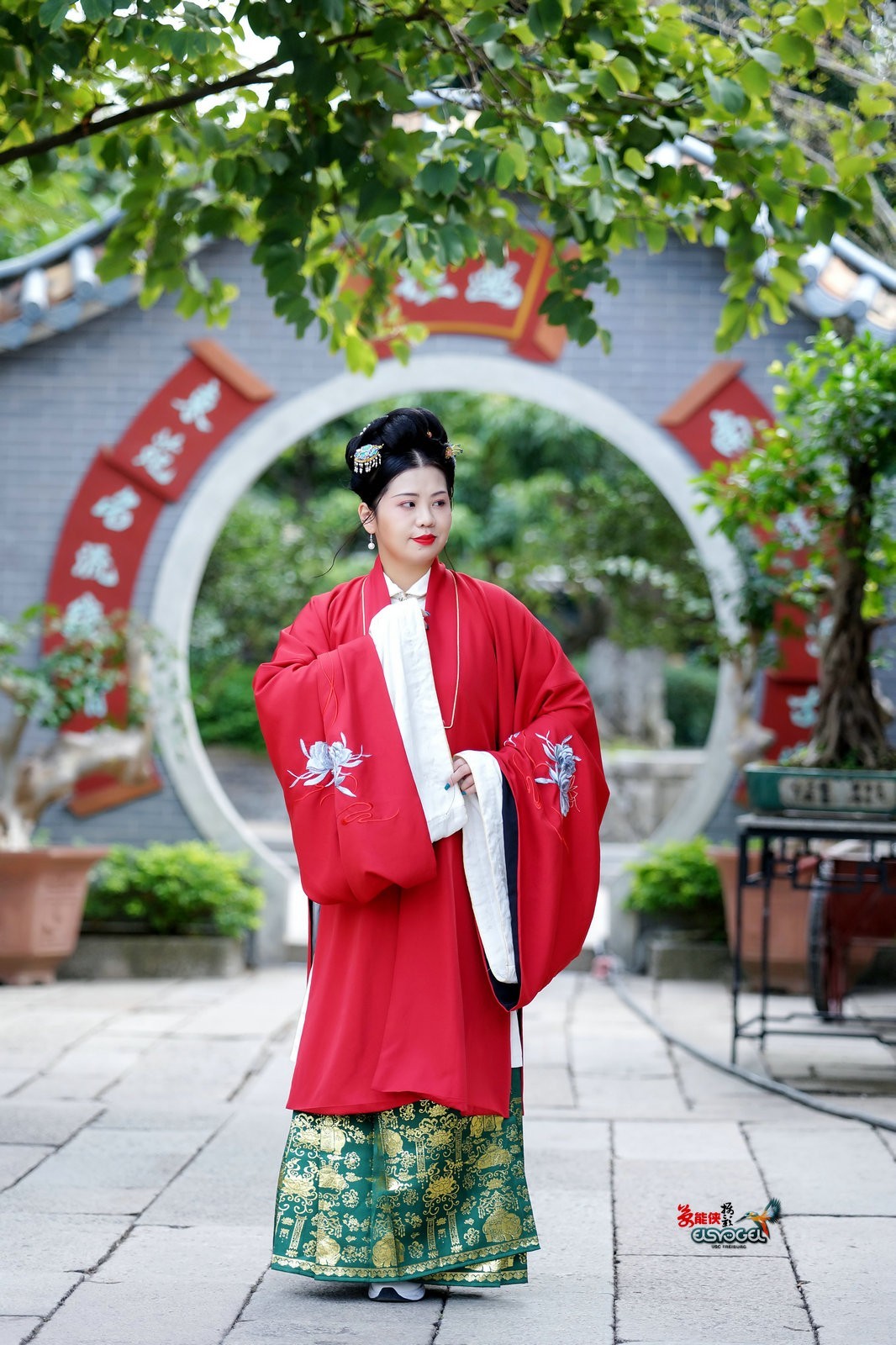 【佘荫山房·汉服美女】---小尹