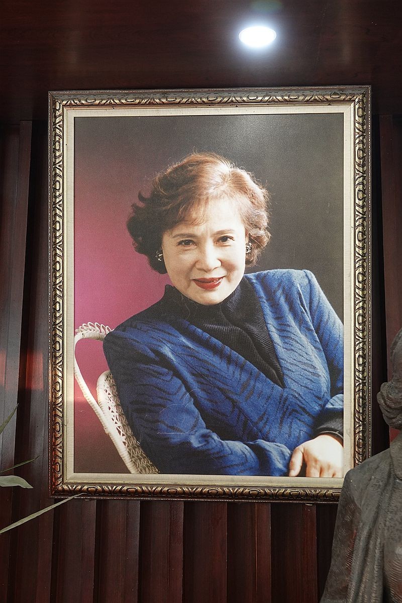 老一辈电影明星秦怡艺术馆随拍