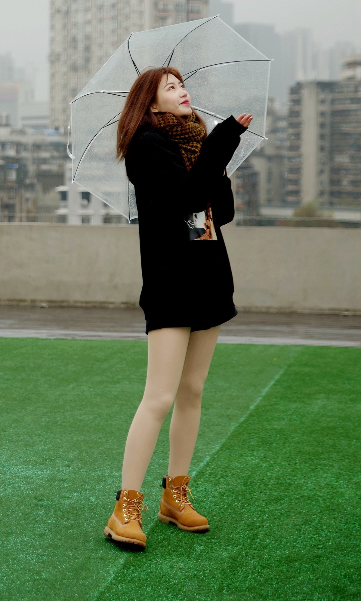 环境人像外拍---休闲的毛一女孩！