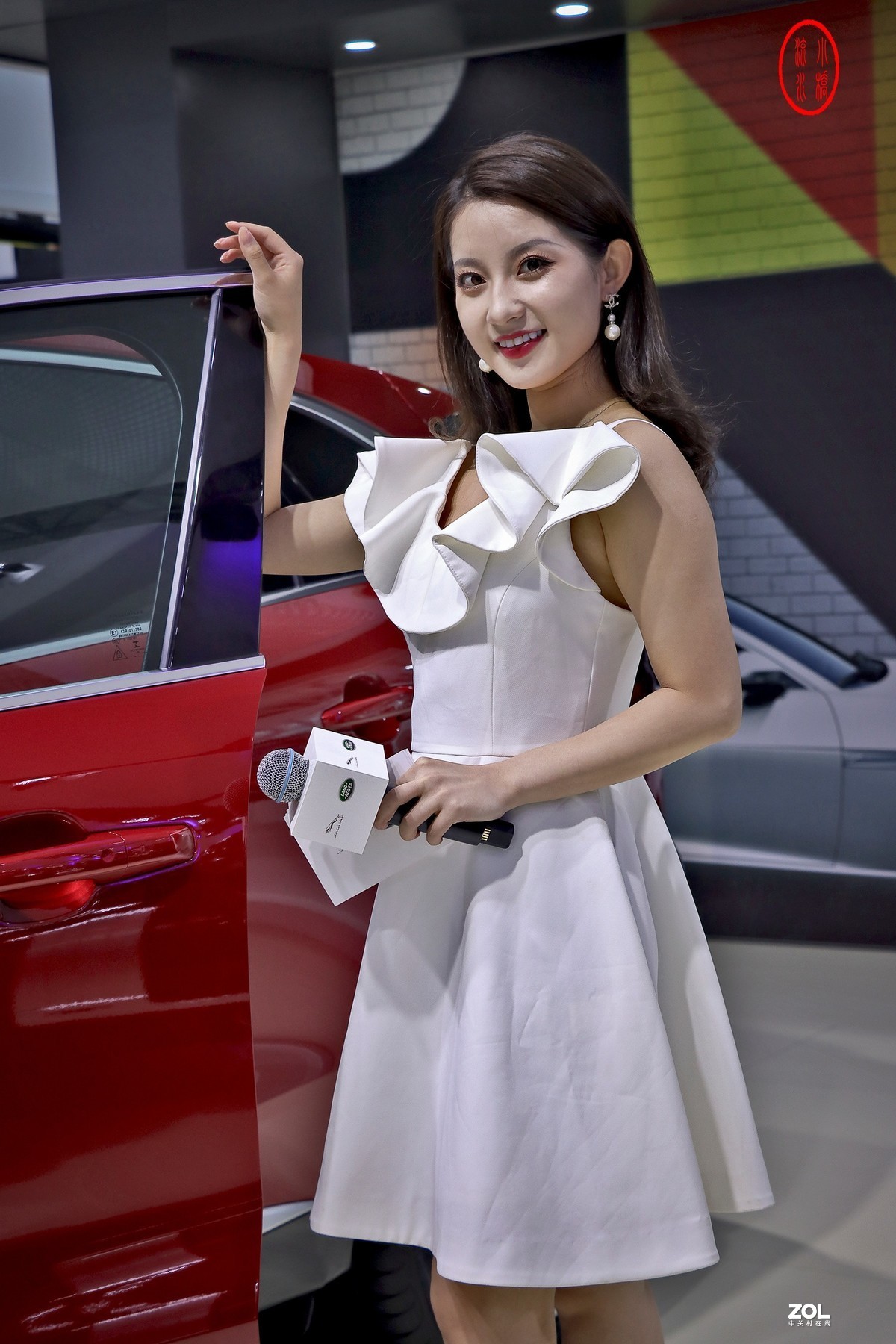 美女主持