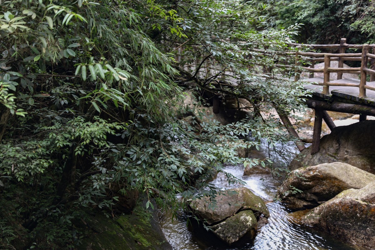 湖南郴州--莽山地质公园水帘洞12