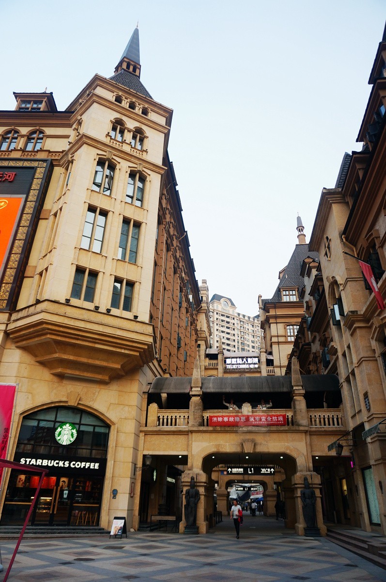 家乡美又逛光谷风情街武汉随笔