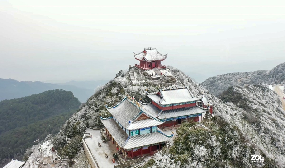 华蓥山宝鼎雪景