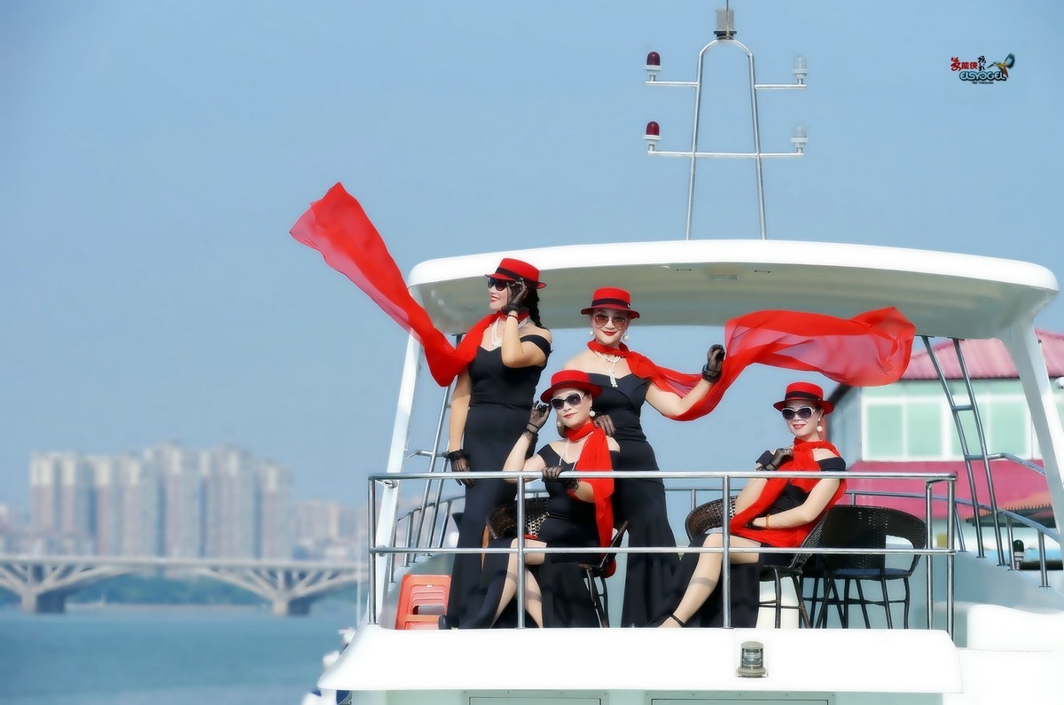 清远游艇会四大美女蝴蝶高妹文文清心