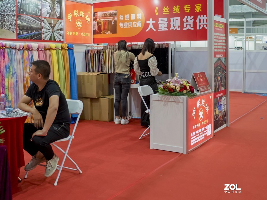 快门太慢，盲拍失利