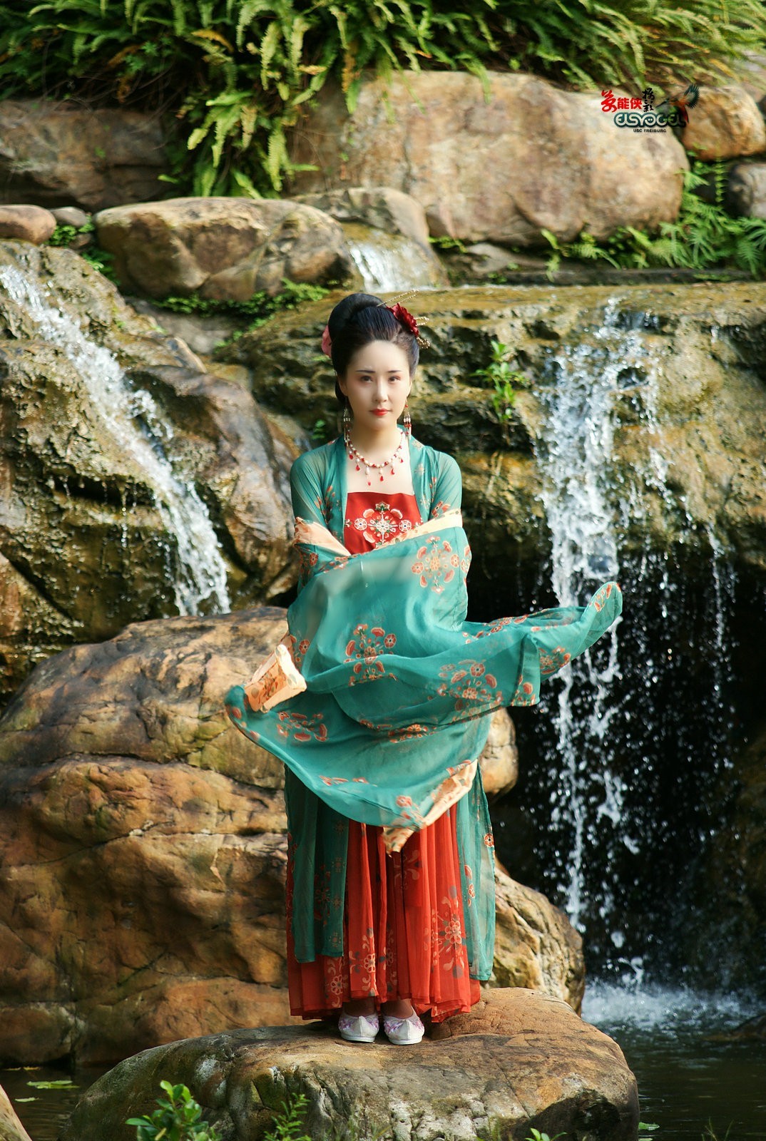 【醉美水博苑·汉服少女】--艺琳