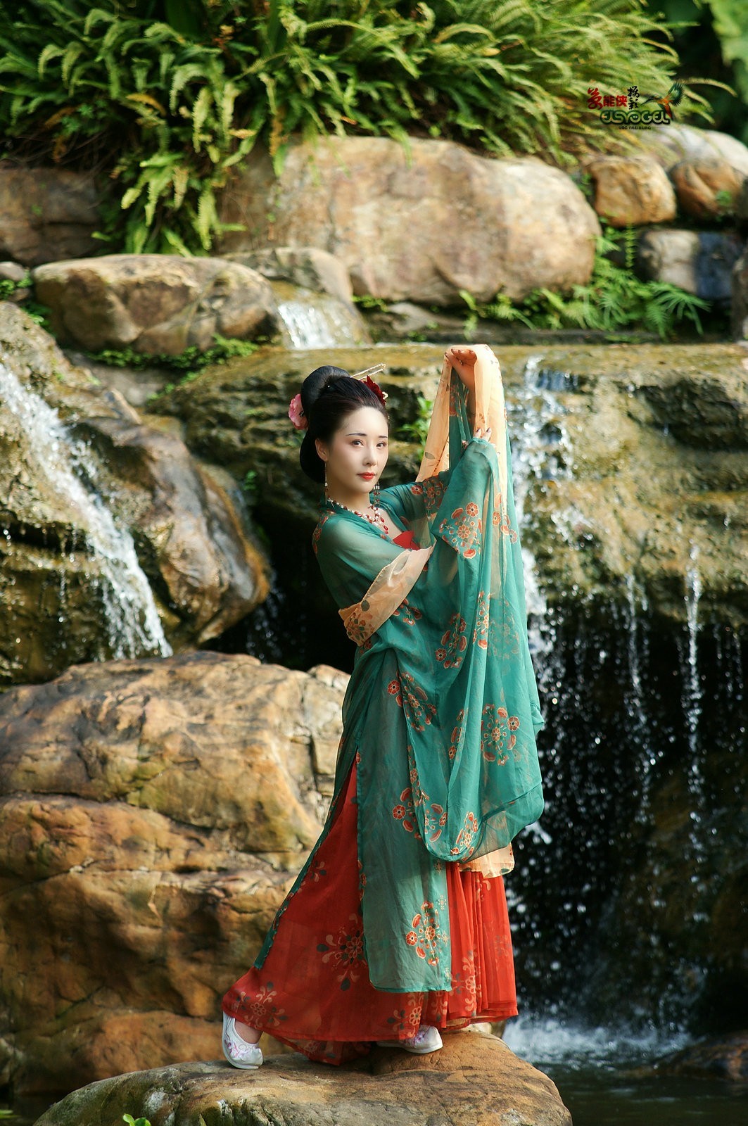 【醉美水博苑·汉服少女】--艺琳