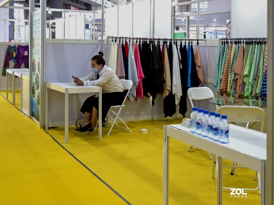 快门太慢，盲拍失利