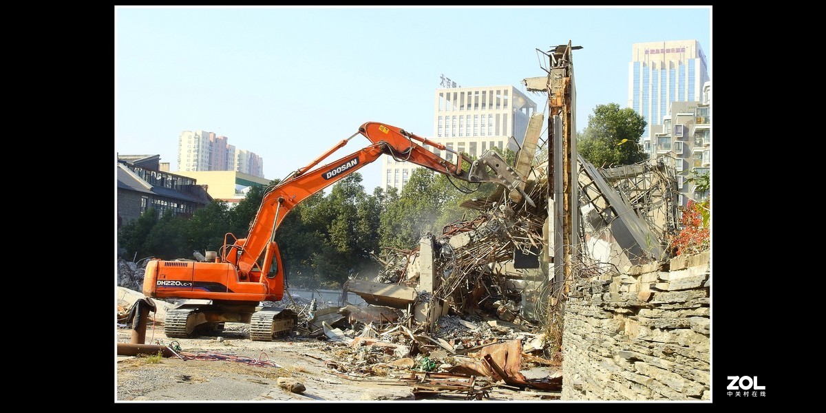 除旧迎新--拆除工地