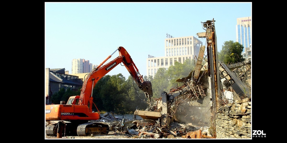 除旧迎新--拆除工地