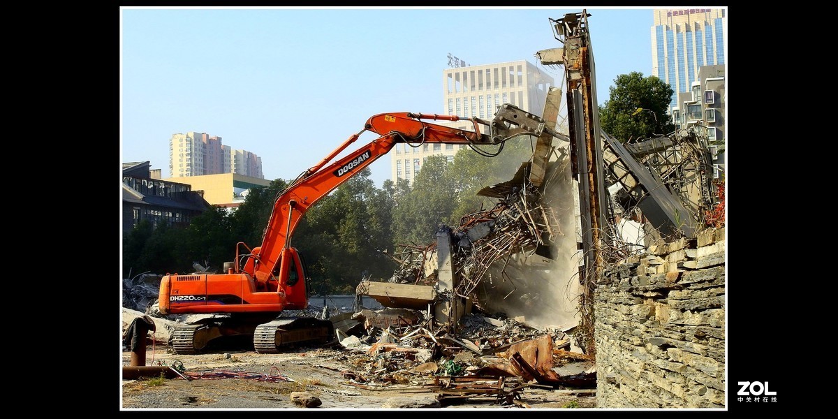 除旧迎新--拆除工地