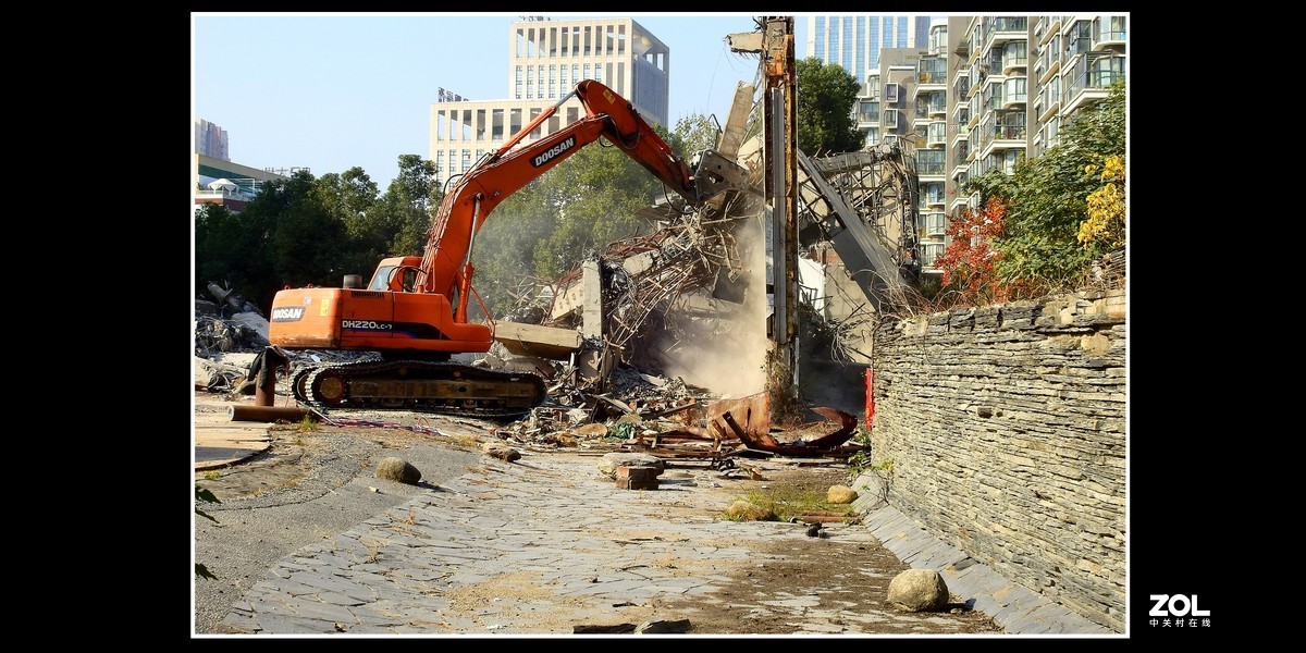 除旧迎新--拆除工地