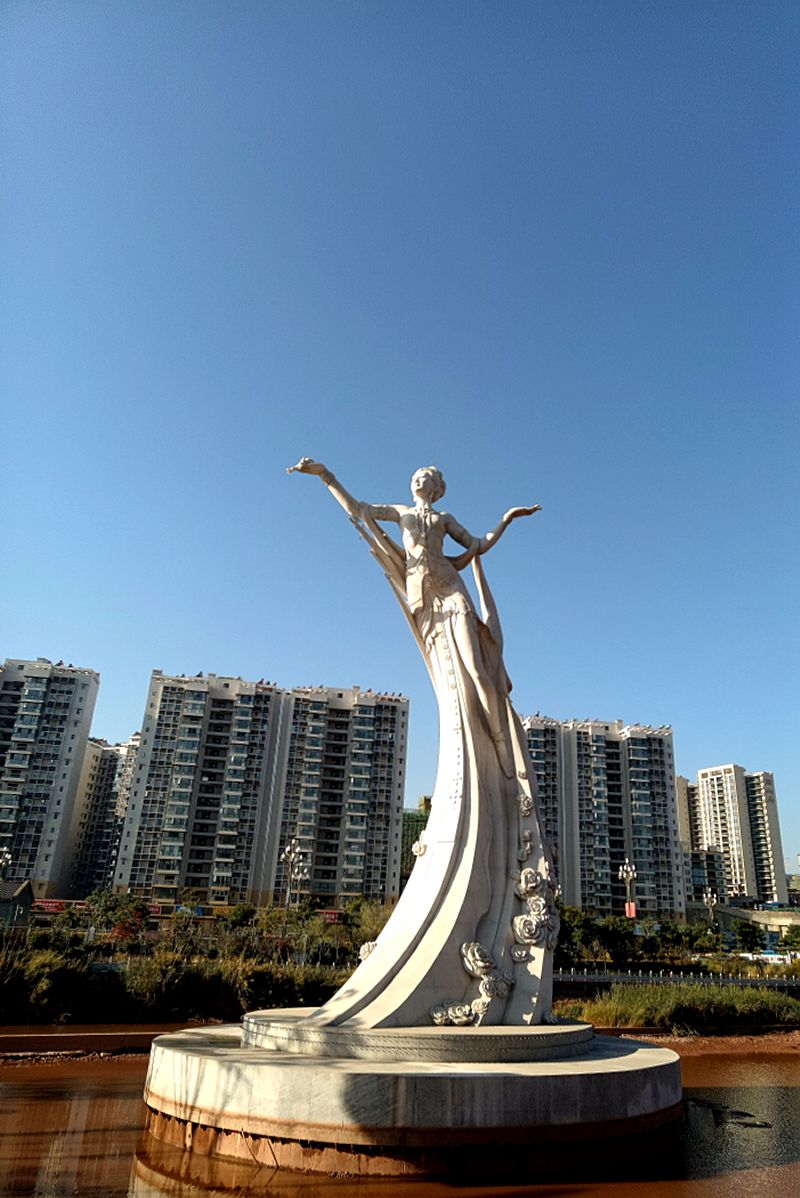 逛路没带相机，用手机拍了几张