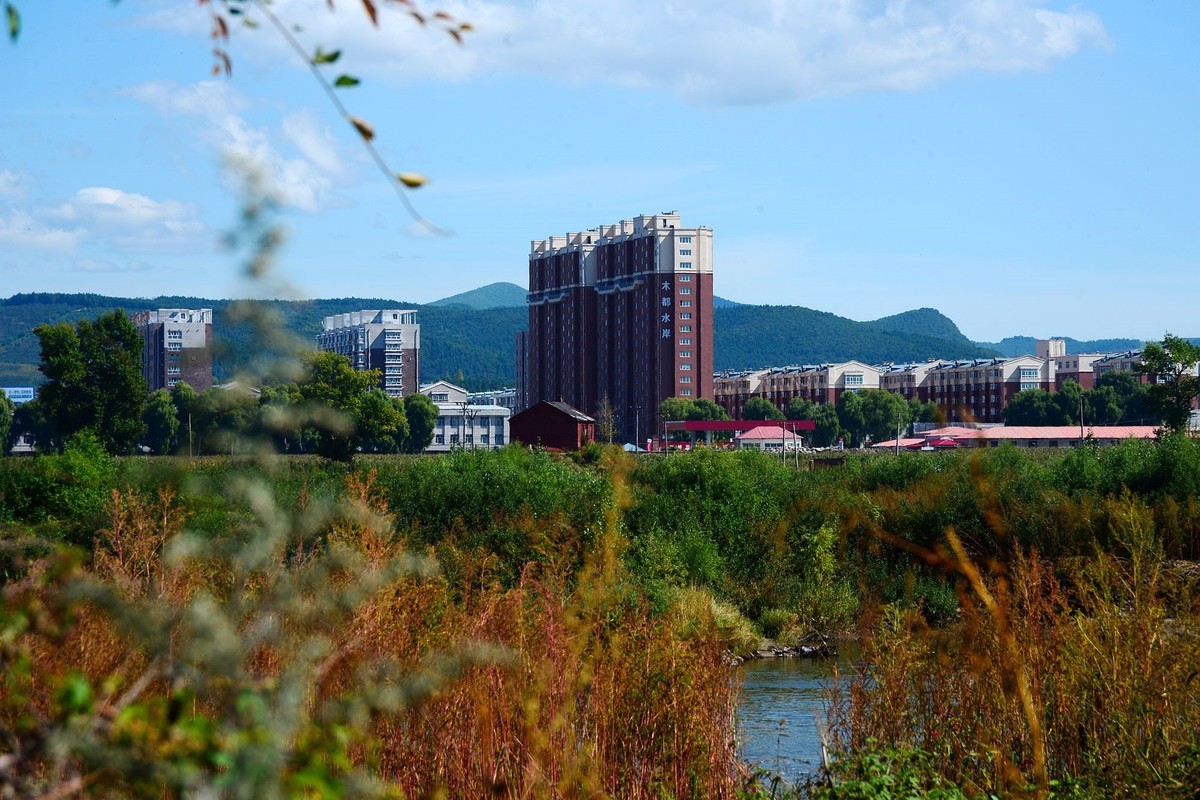 沿江游拍大榆树村