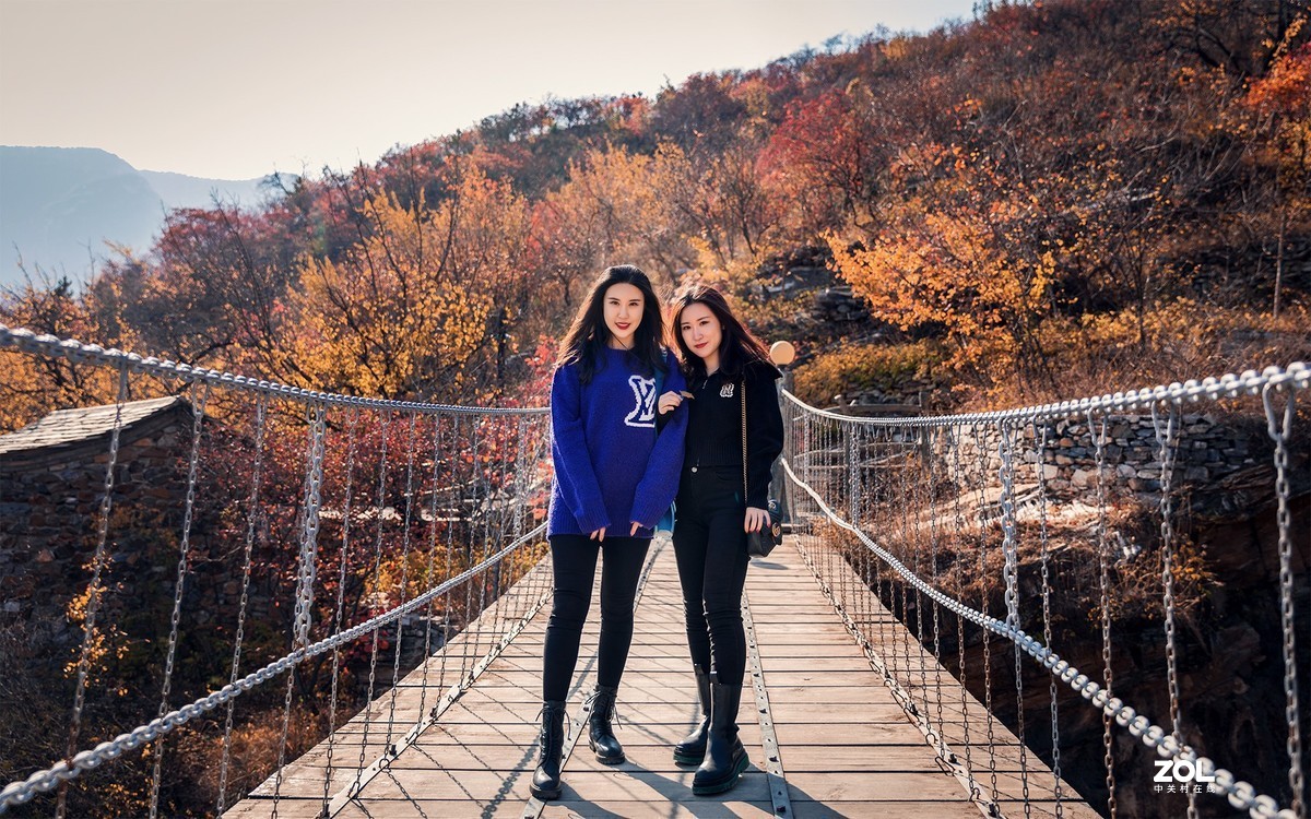 同事小美女秋景人像