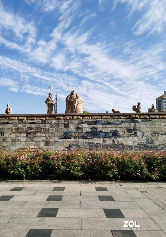 蓝天和白云相伴