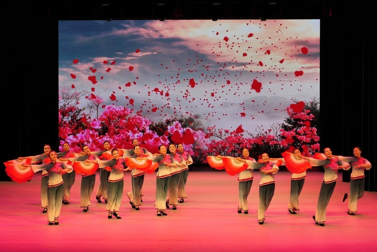 石景山区第38届“古城之春”艺术节群众广场舞蹈比赛—6月3日在苹果园文化中心礼堂拍摄