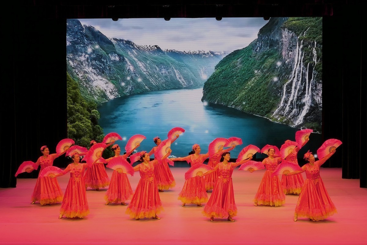 石景山区第38届“古城之春”艺术节群众广场舞蹈比赛—6月3日在苹果园文化中心礼堂拍摄