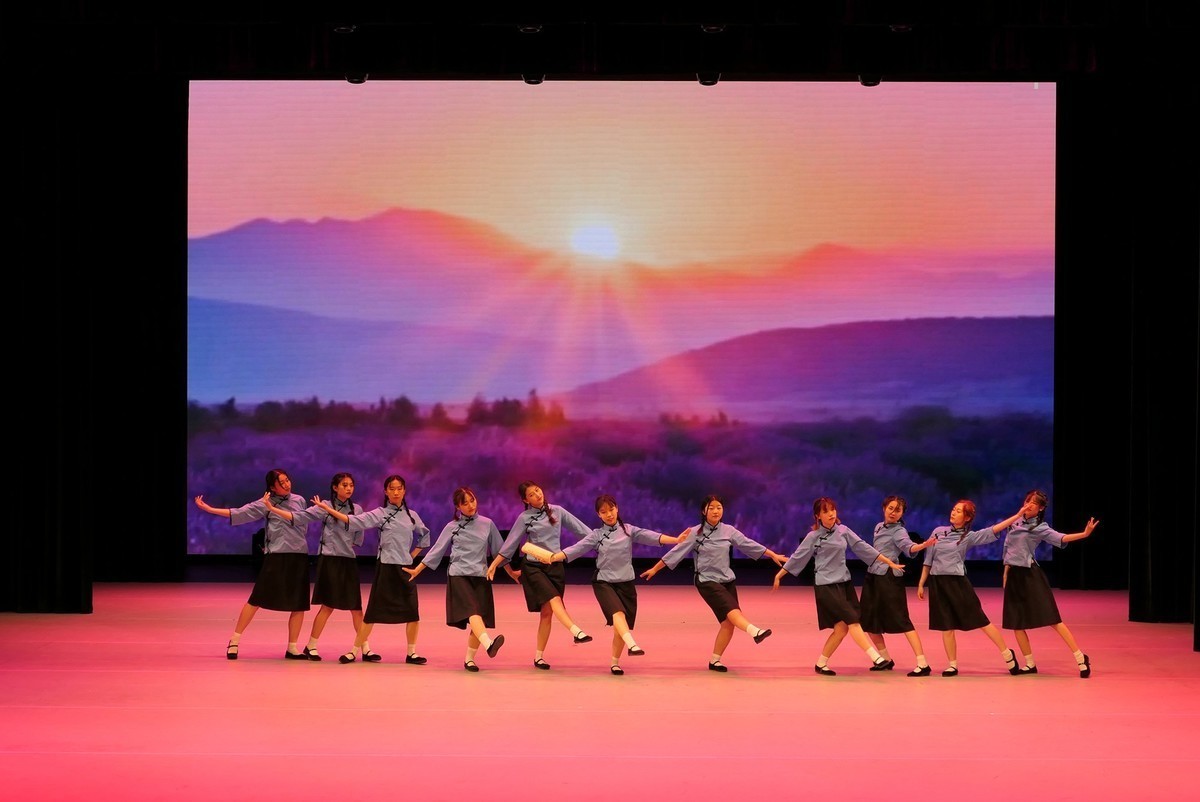 石景山区第38届“古城之春”艺术节群众广场舞蹈比赛—6月3日在苹果园文化中心礼堂拍摄