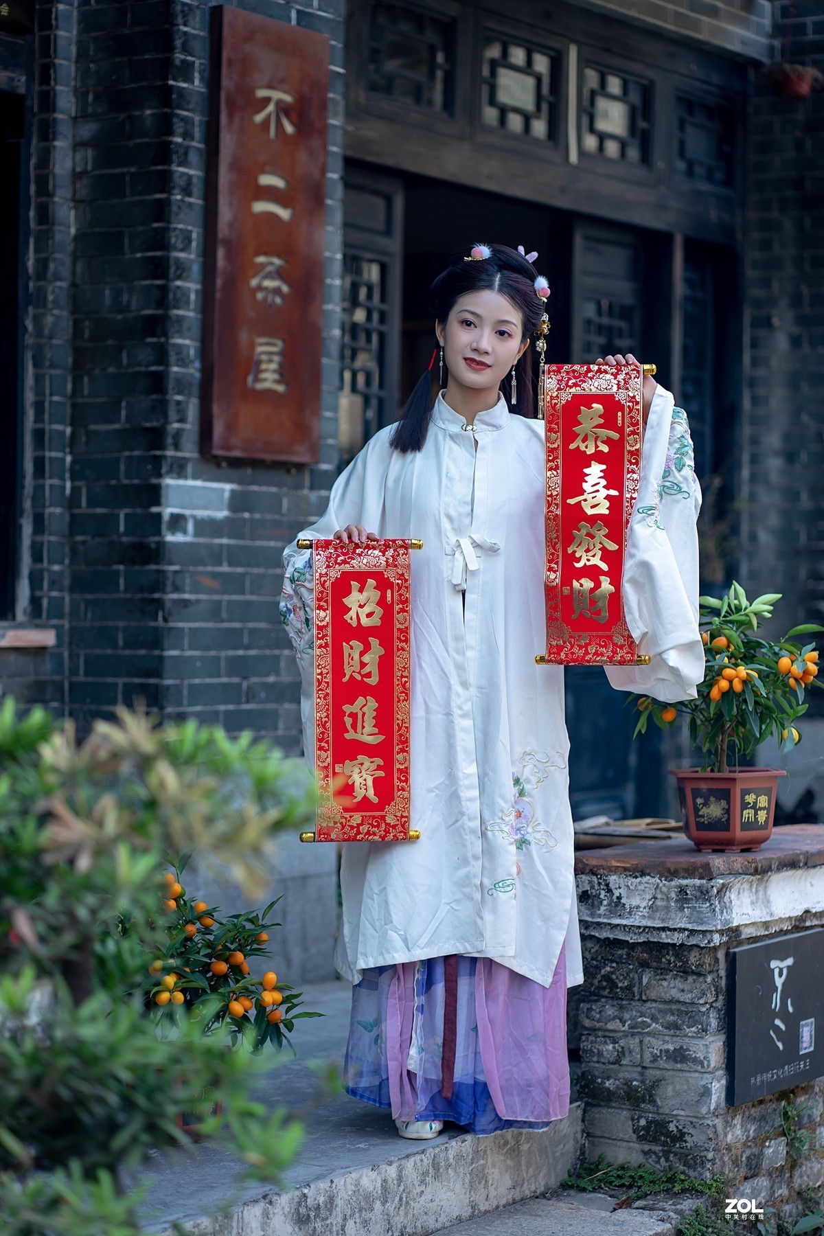 《一组人像》恭喜发财