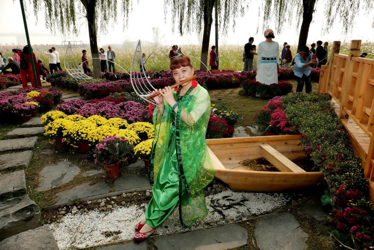 汉口江滩上的汉服美女！