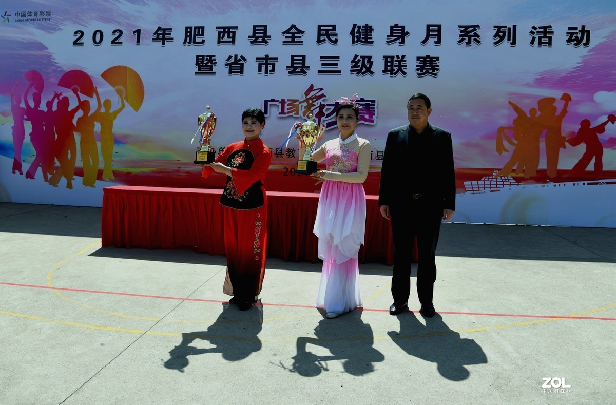 扇  舞 [荣获一等奖]