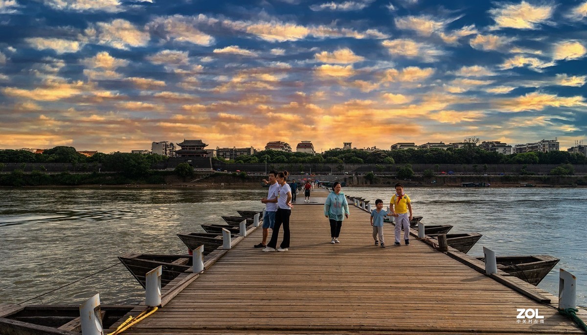 赣州宋城古浮桥小景