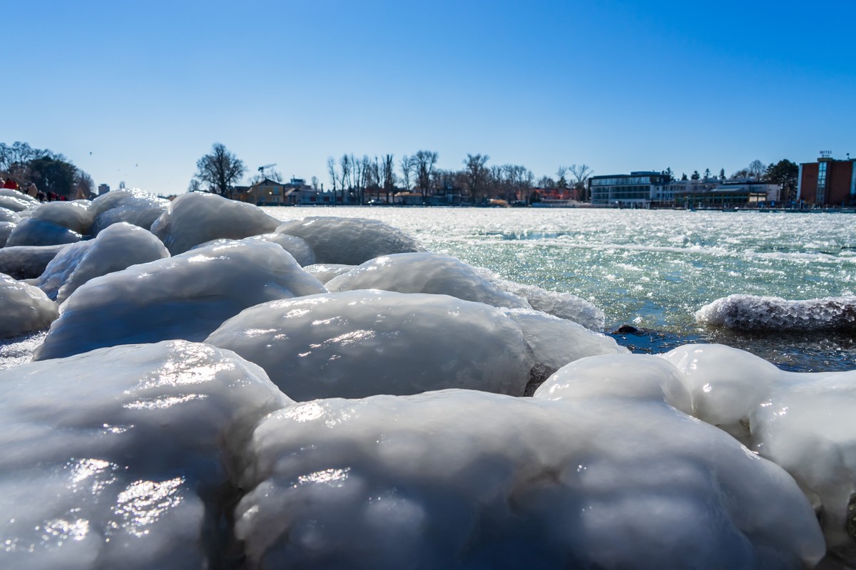 巴拉顿湖-冰的景色