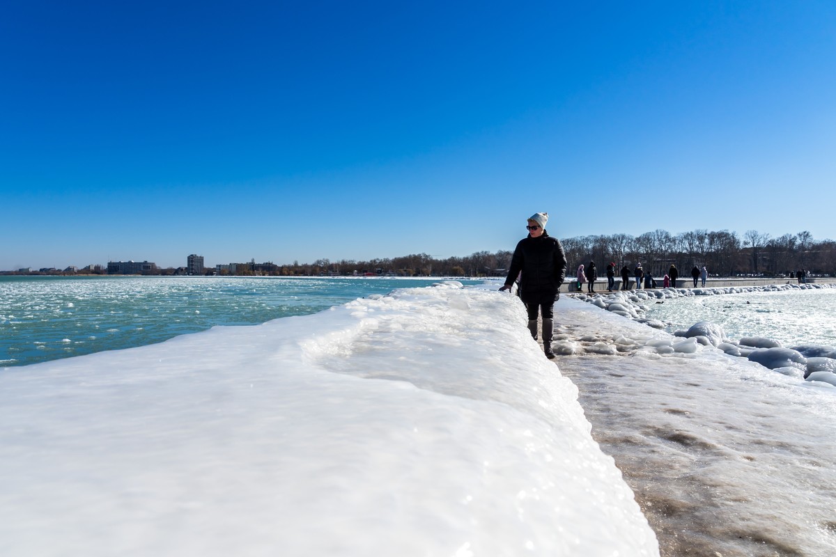 巴拉顿湖-冰的景色