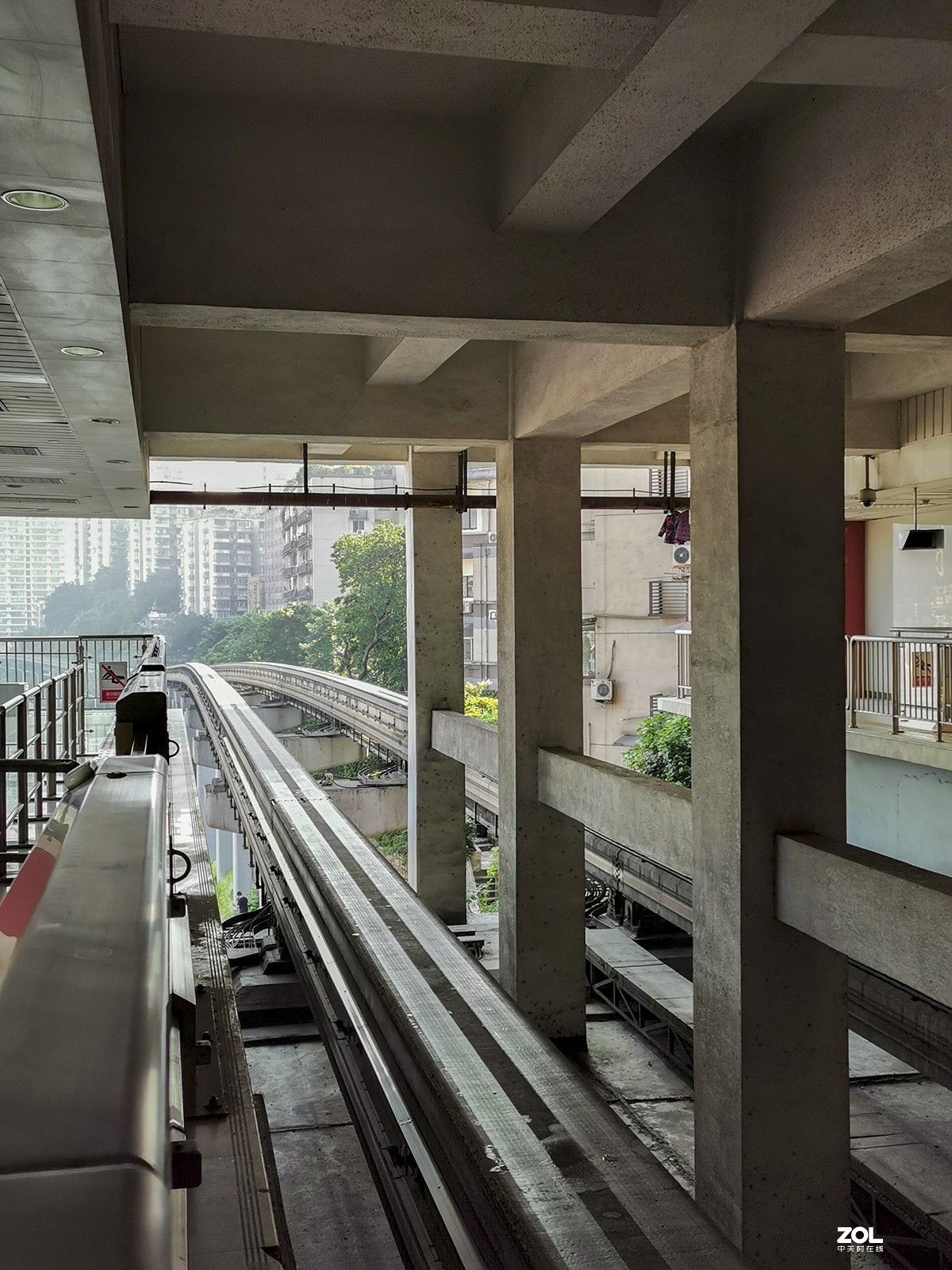 重庆李子坝轻轨站-中关村在线摄影论坛