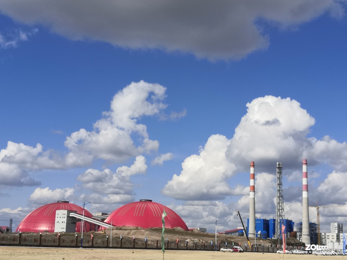 蓝天白云衬托的美