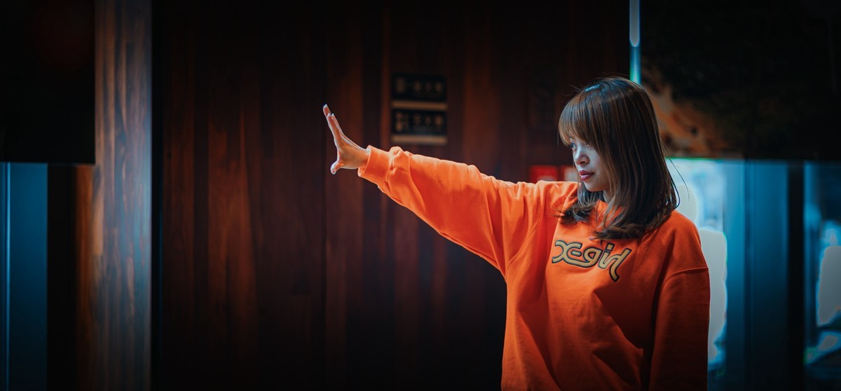 索尼A73 + 佳能 EF85L2 星巴克速写