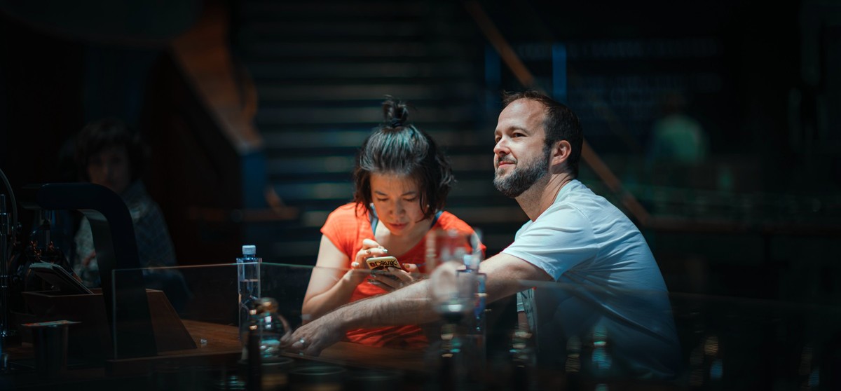 索尼A73 + 佳能 EF85L2 星巴克速写