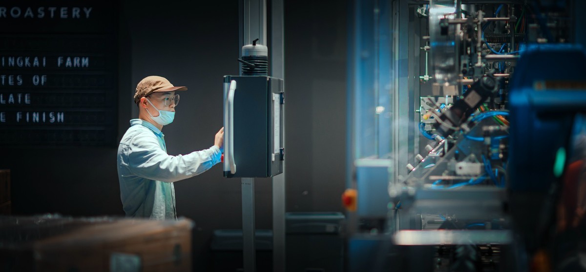 索尼A73 + 佳能 EF85L2 星巴克速写