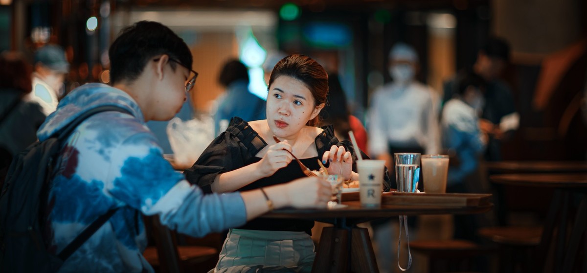 索尼A73 + 佳能 EF85L2 星巴克速写