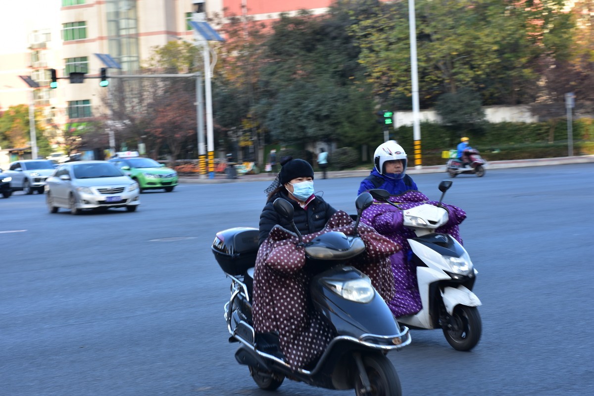 西安科技二路街拍