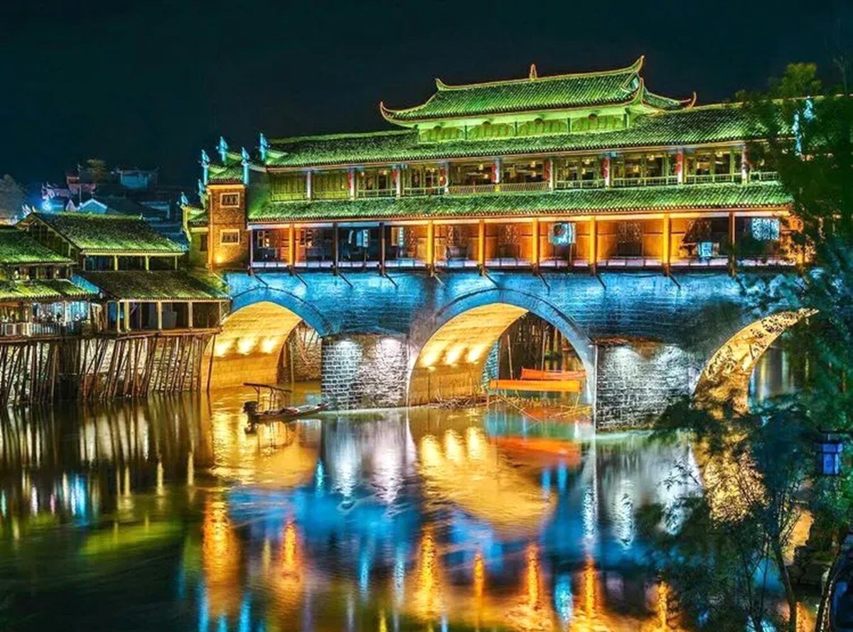 凤凰古城夜景