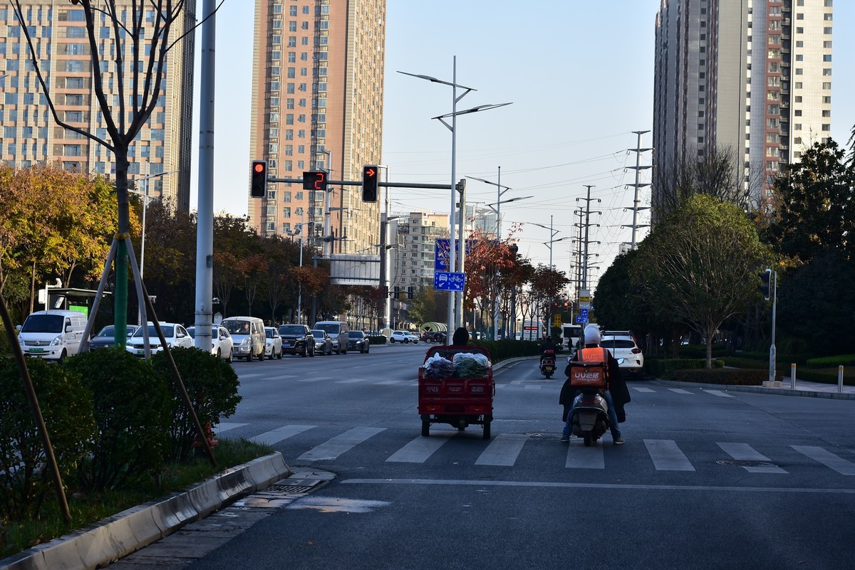 西安科技二路街拍