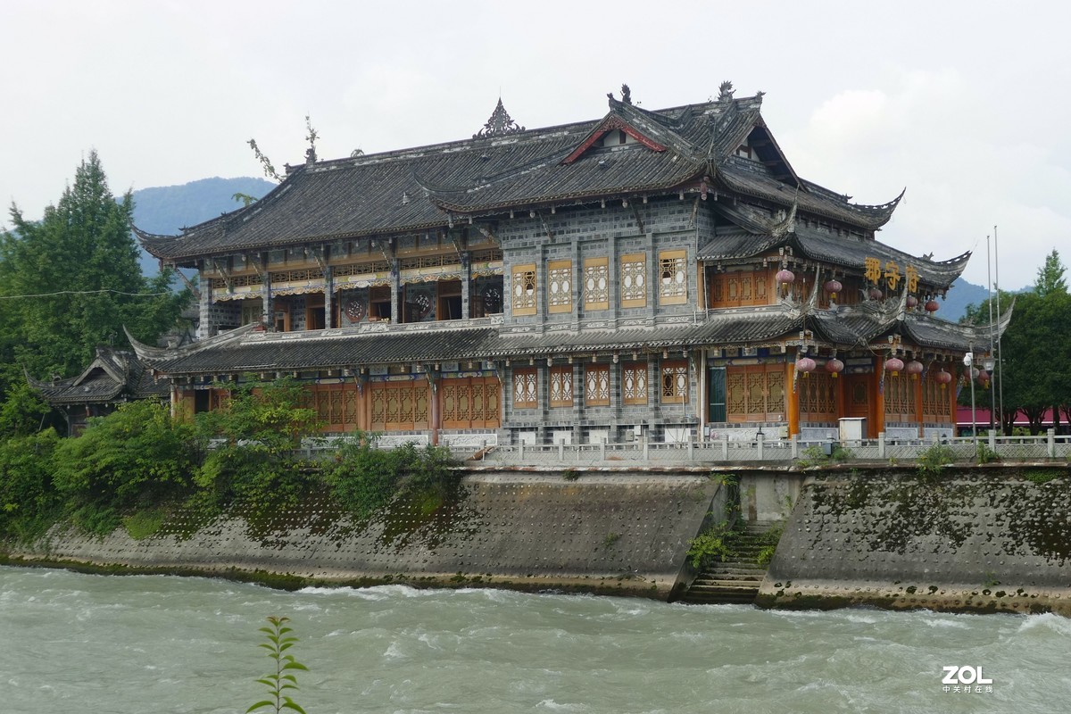 灌      县      古      城