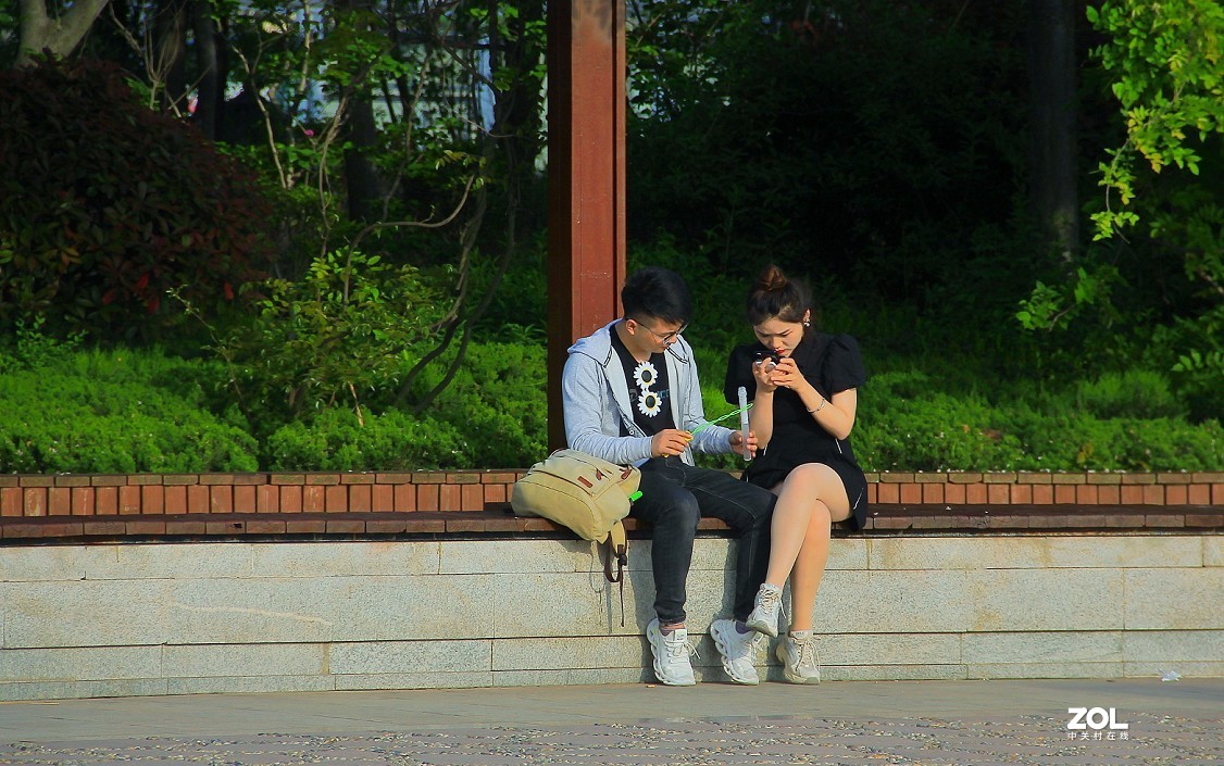 瞎折腾《手机镜头怎么玩？》玩不起单反镜头玩手机镜头看看下边的图是怎么回事？