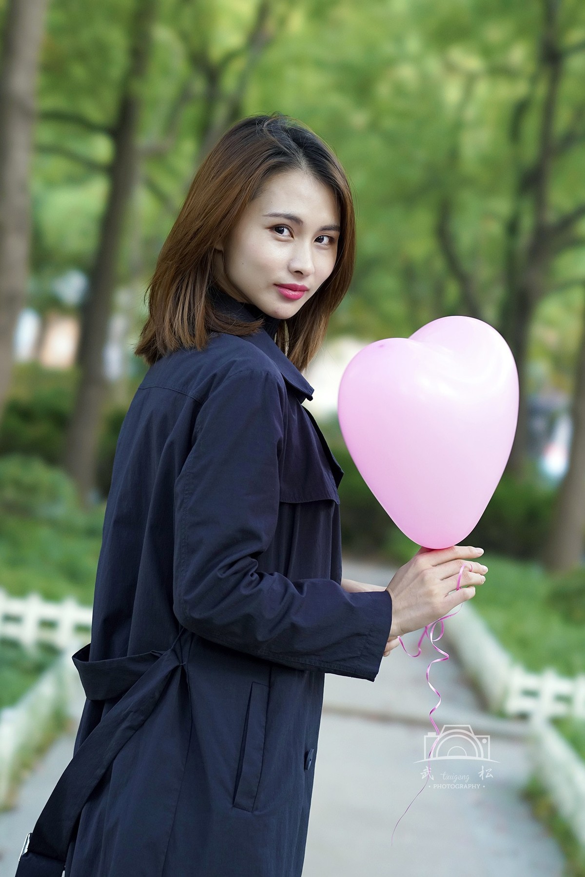 粉色的心形气球