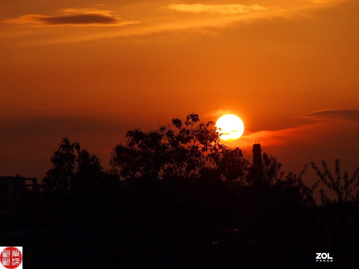 今天成都的天空---阳台上拍落日