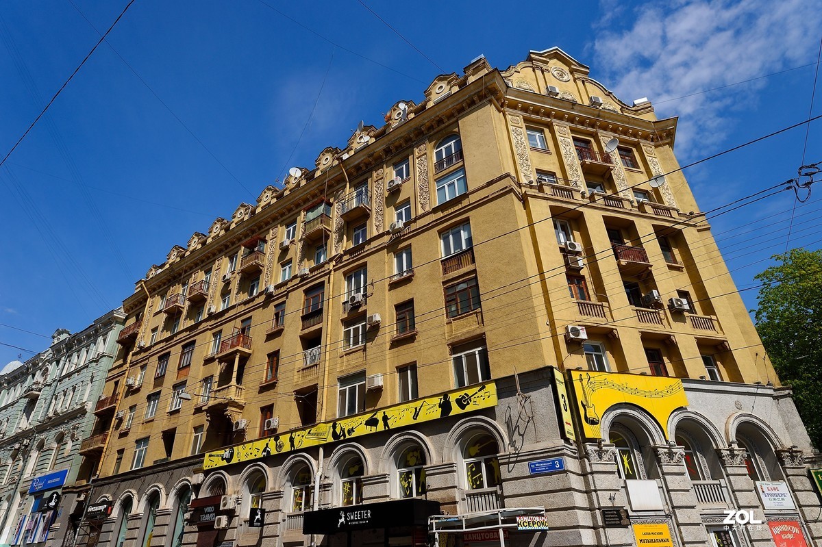 乌克兰小城风光（贰佰伍拾貮）2021复活节无人街头