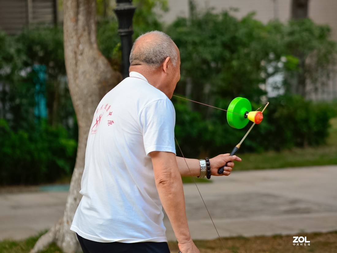 他喜欢这个玩儿