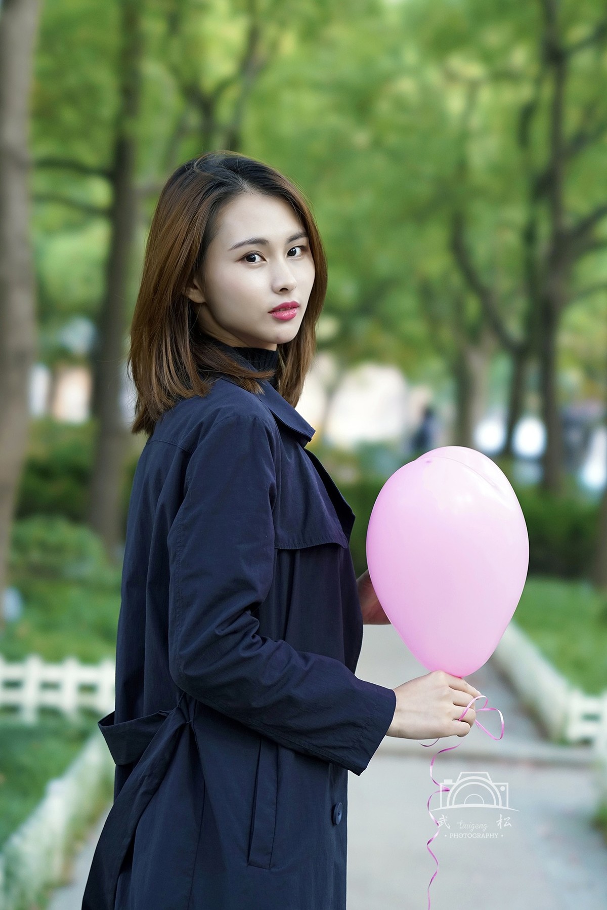 粉色的心形气球